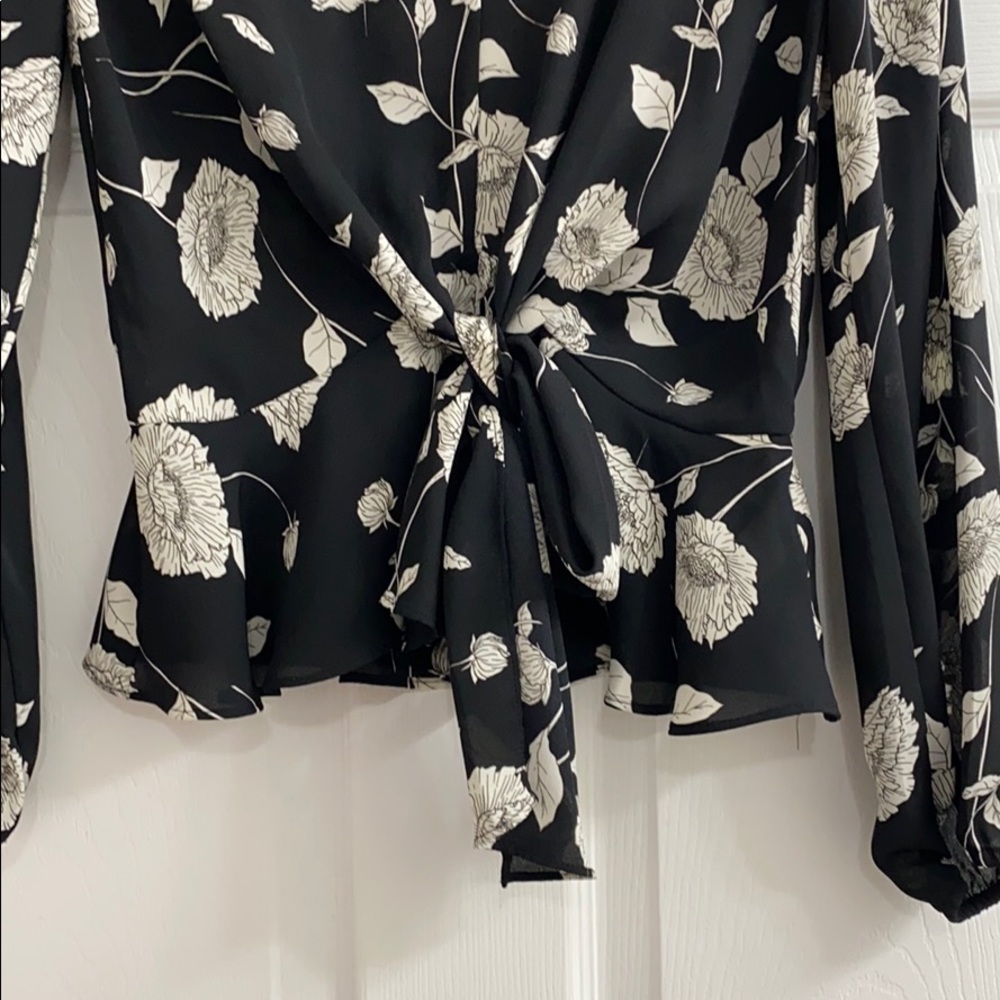 Tie-front blouse. - Picture 2 of 4